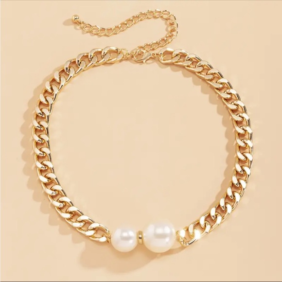 NWOT Pearl Gold Chain Statement Necklace - Picture 2 of 4
